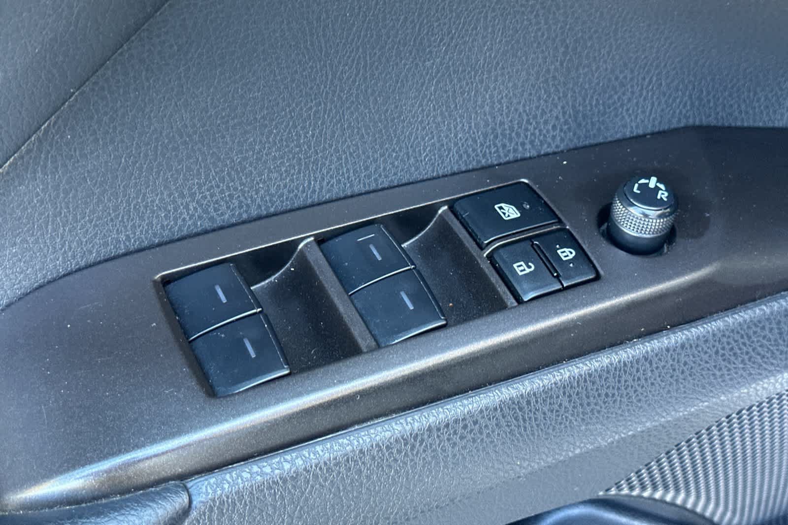 Used 2024 Toyota Camry SE FWD image 13