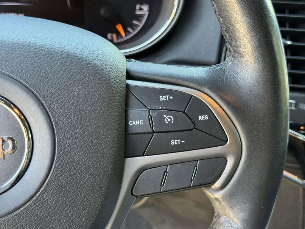 Used 2020 Jeep Grand Cherokee Limited AWD/4WD image 11
