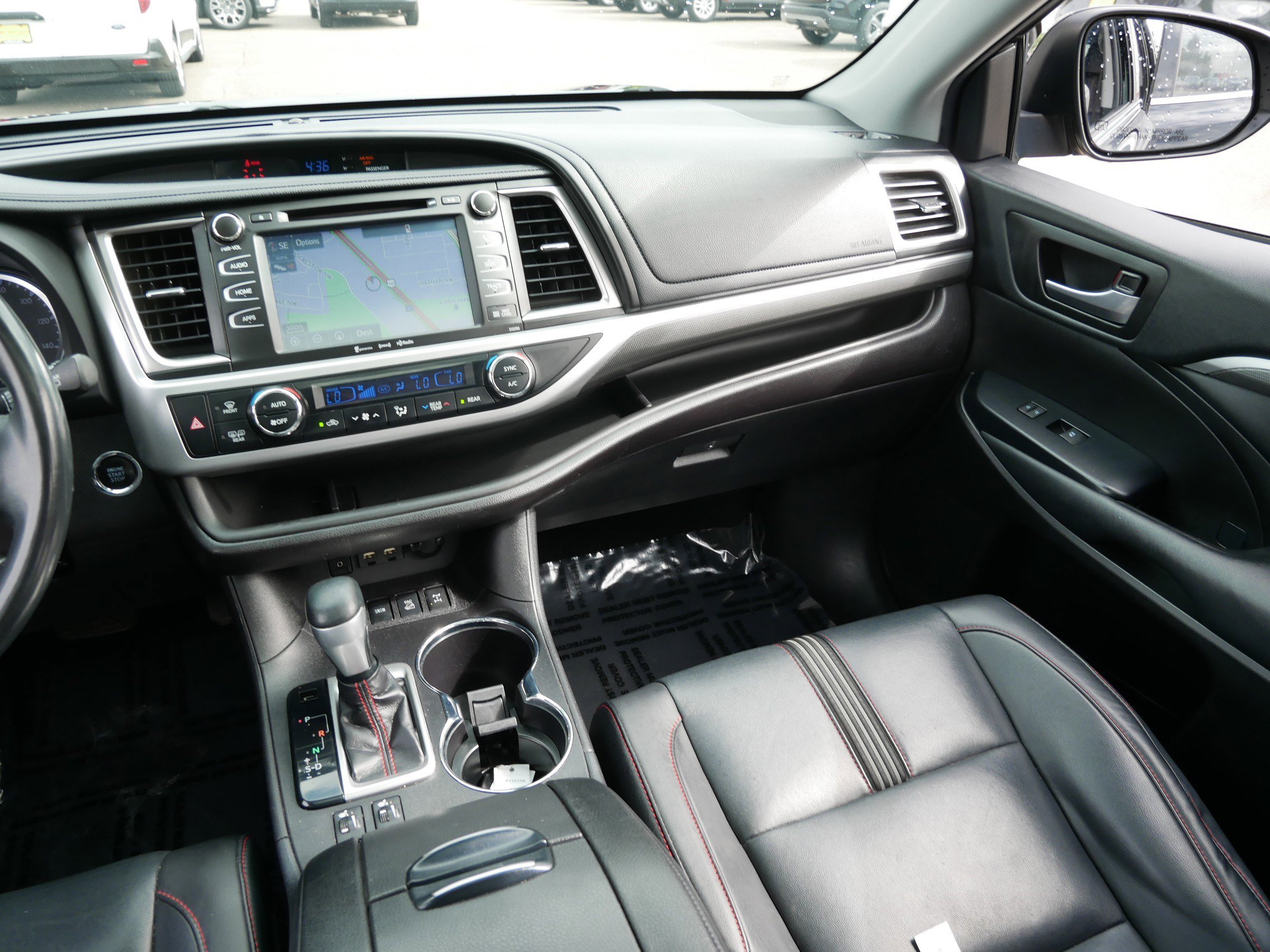 Used 2019 Toyota Highlander SE AWD/4WD image 11