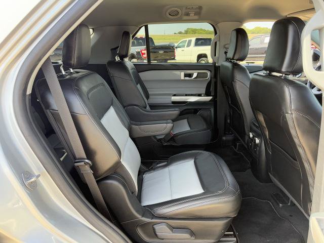 Certified 2023 Ford Explorer XLT w/ Equipment Group 202A RWD image 28