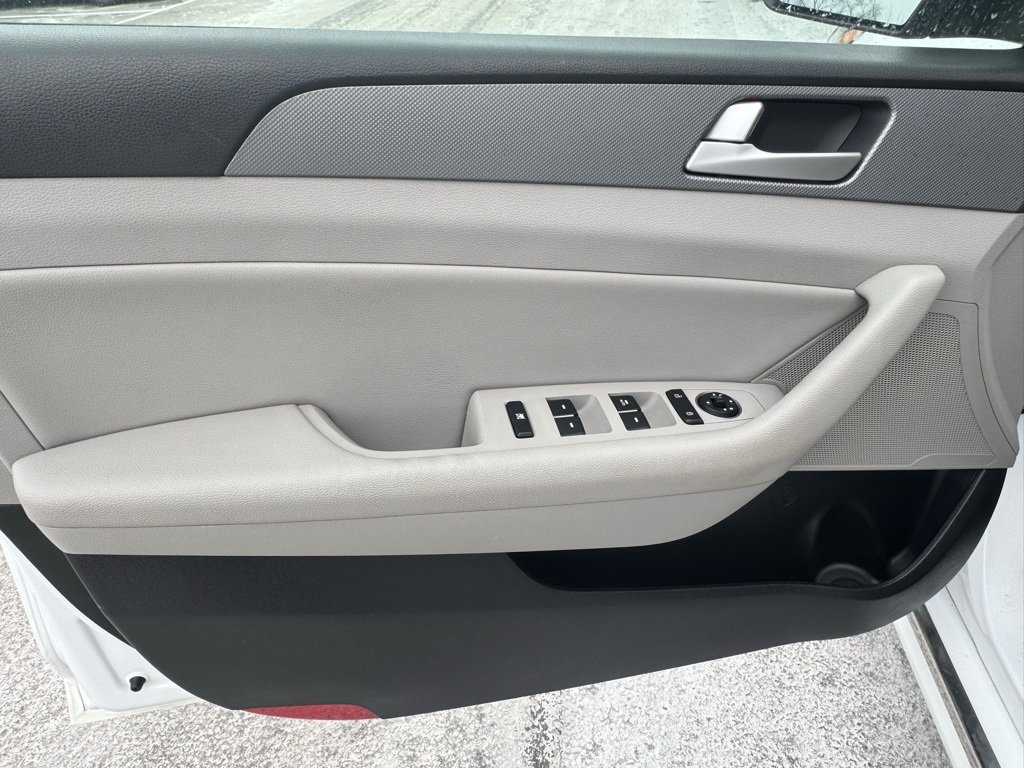 Used 2017 Hyundai Sonata SE image 24