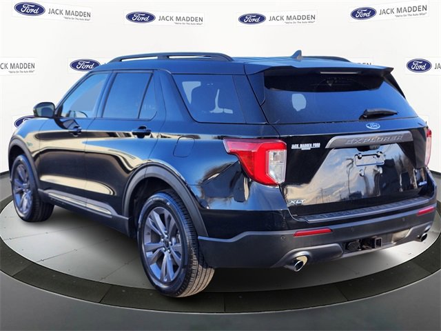 Certified 2022 Ford Explorer XLT w/ Equipment Group 202A image 5