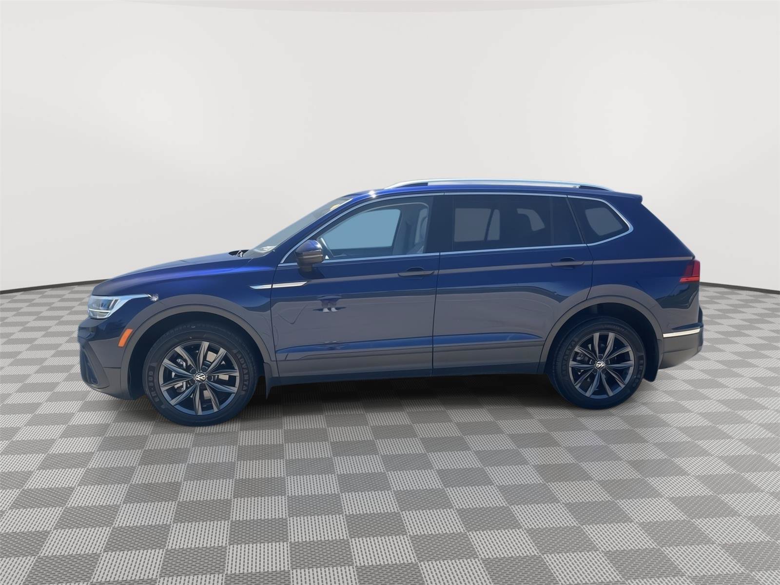 Used 2022 Volkswagen Tiguan SE AWD/4WD image 8