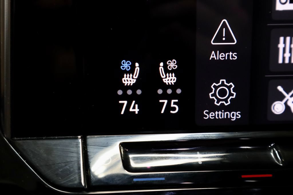 Used 2025 Volkswagen Atlas SE FWD image 4
