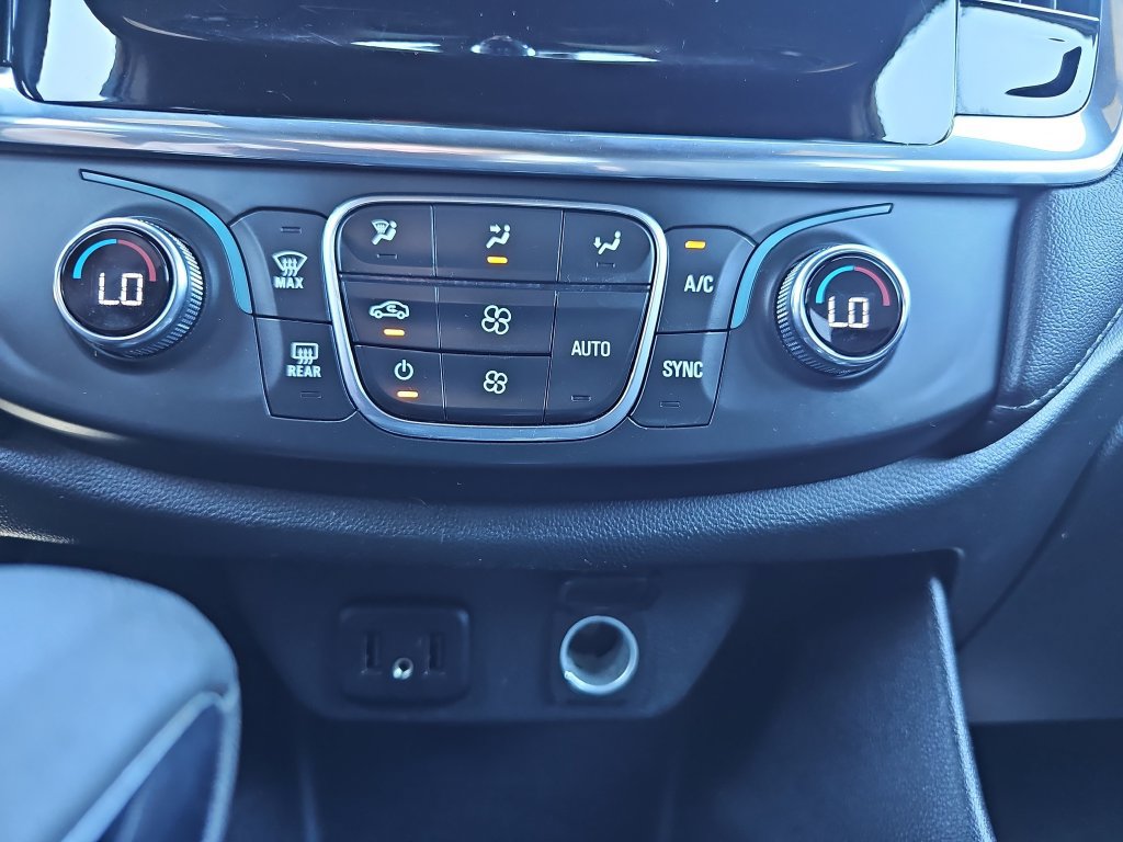 Used 2023 Chevrolet Traverse LT FWD image 22