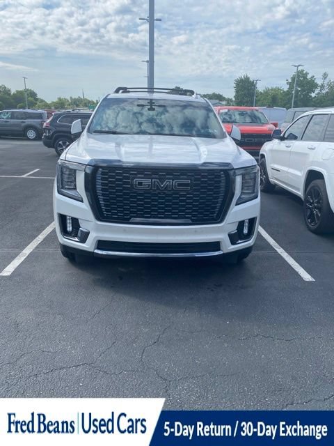 Used 2023 GMC Yukon XL Denali Ultimate AWD/4WD image 1
