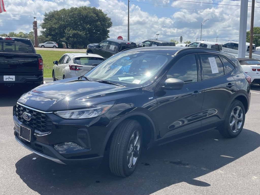 Certified 2025 Ford Escape ST-Line AWD/4WD image 7