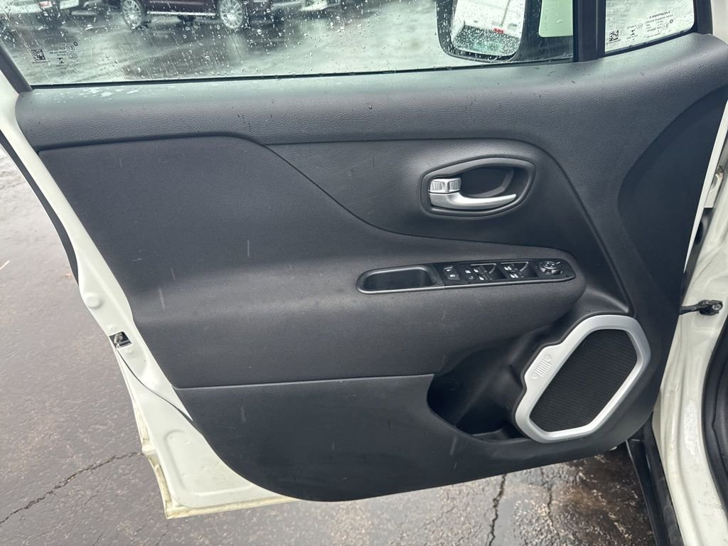 Used 2021 Jeep Renegade Latitude image 15