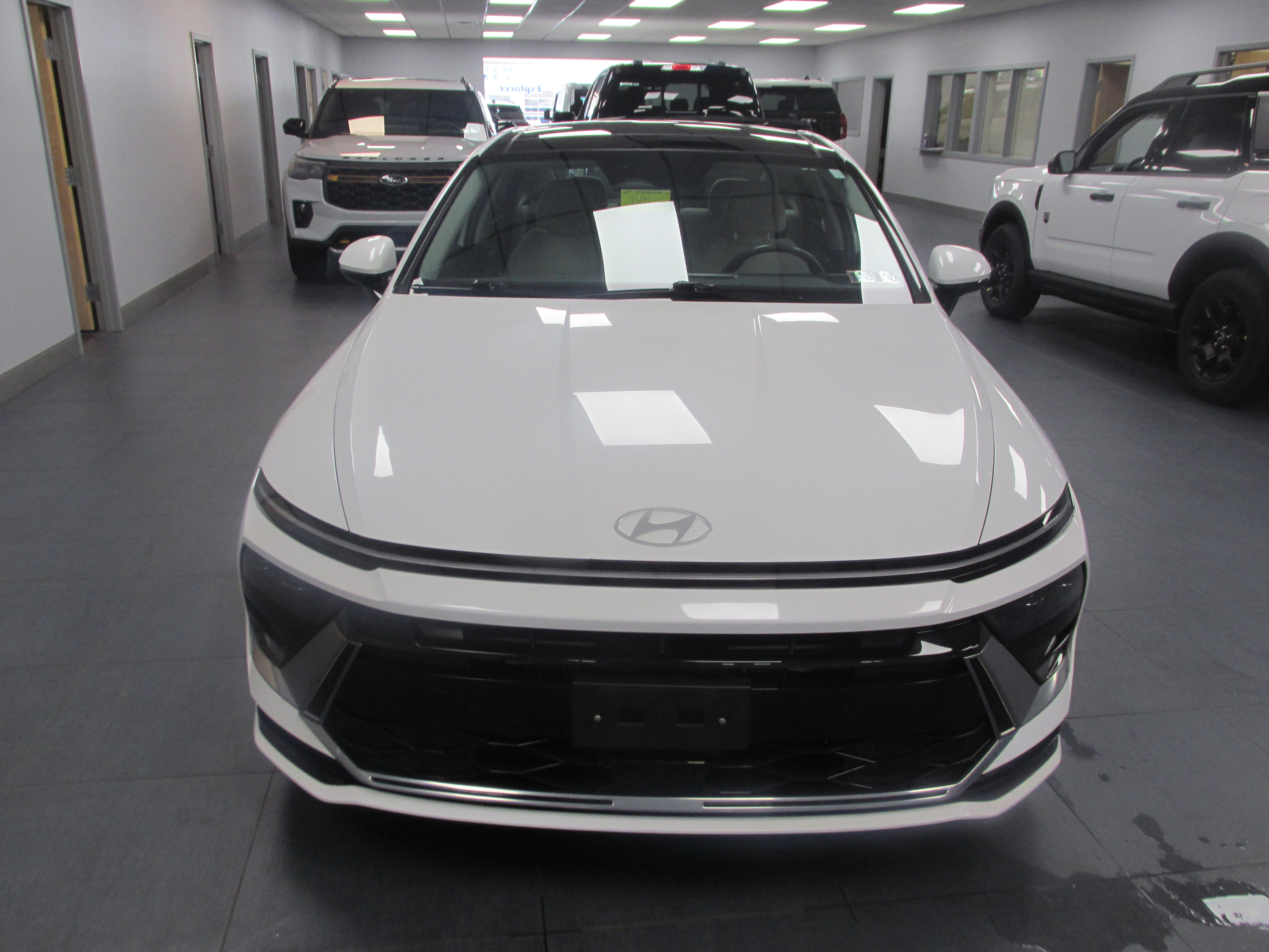 Used 2024 Hyundai Sonata SEL w/ Convenience Package FWD image 2