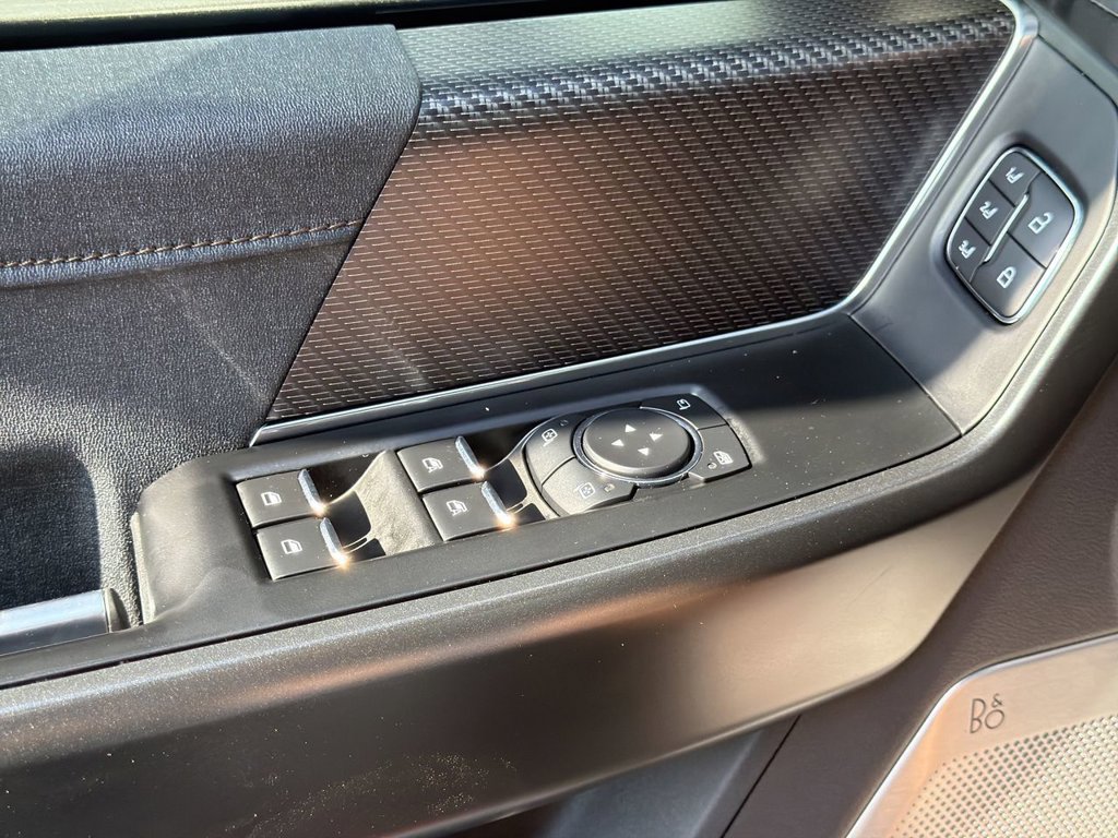 Certified 2023 Ford F150 Raptor w/ Raptor Carbon Fiber Package AWD/4WD image 23