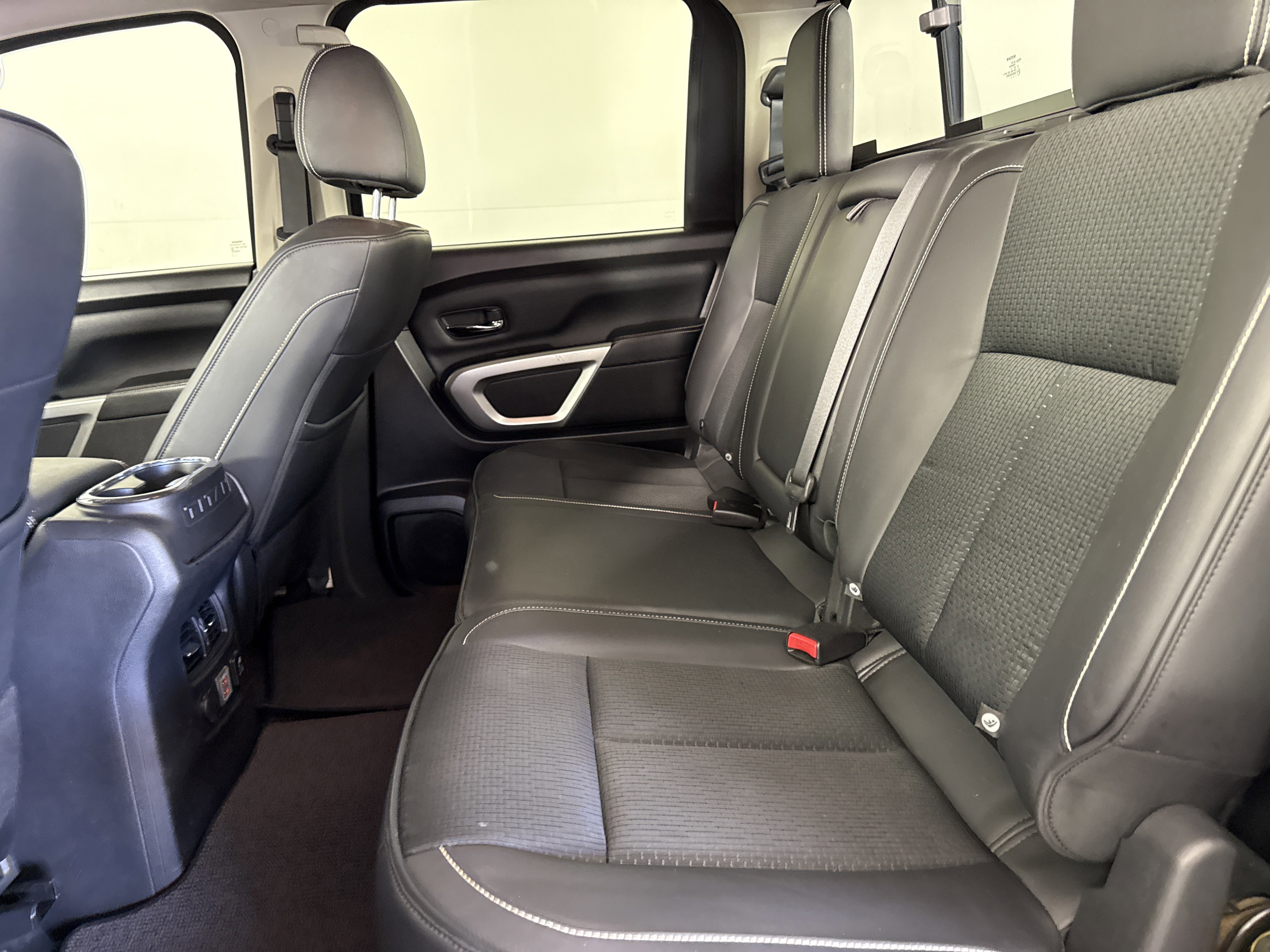 Used 2019 Nissan Titan PRO-4X image 14