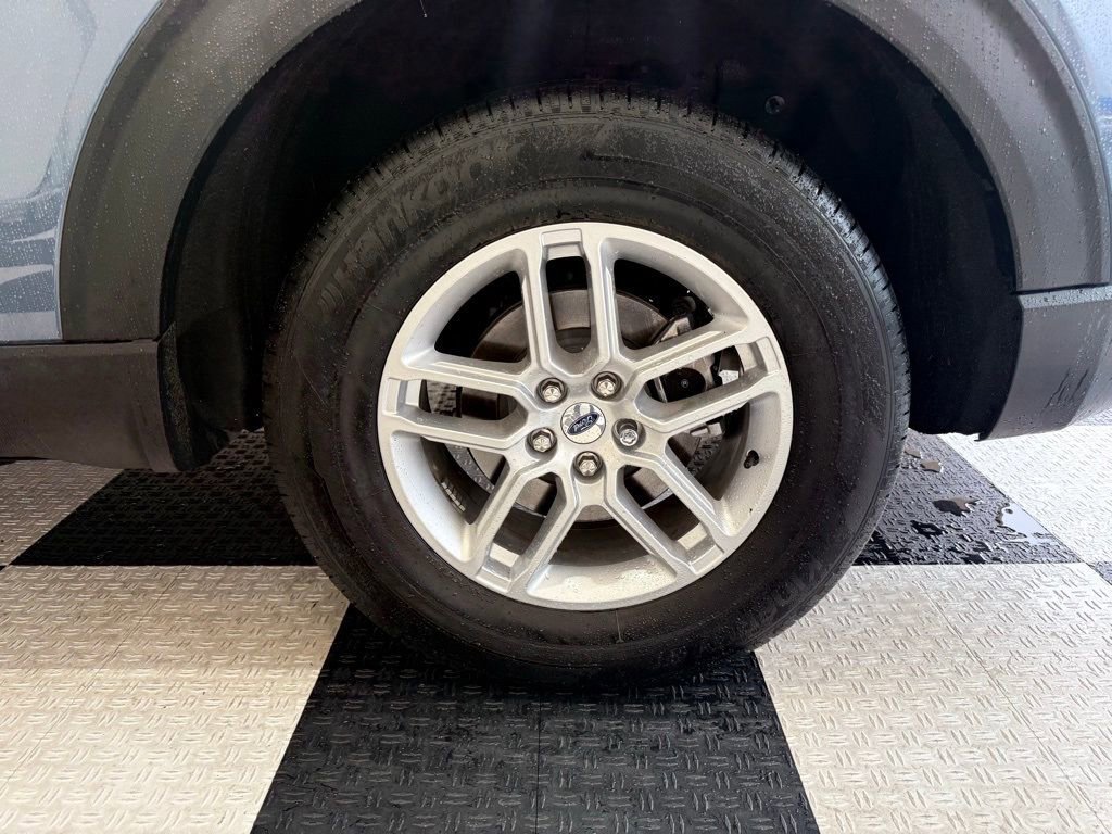 Certified 2025 Ford Explorer Active image 11