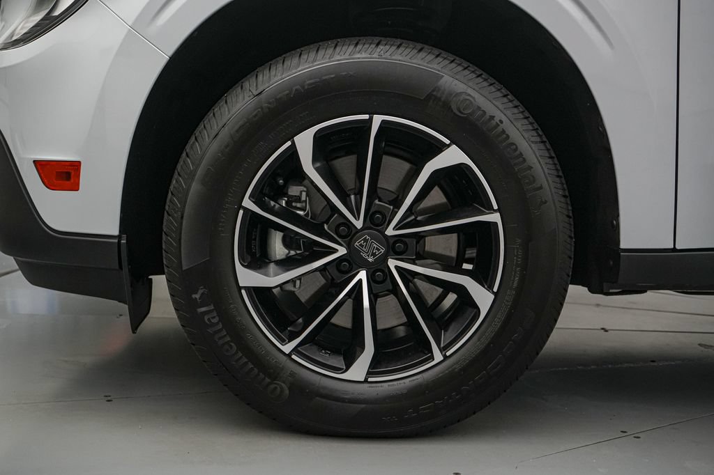 Certified 2025 Ford Maverick XL FWD image 11