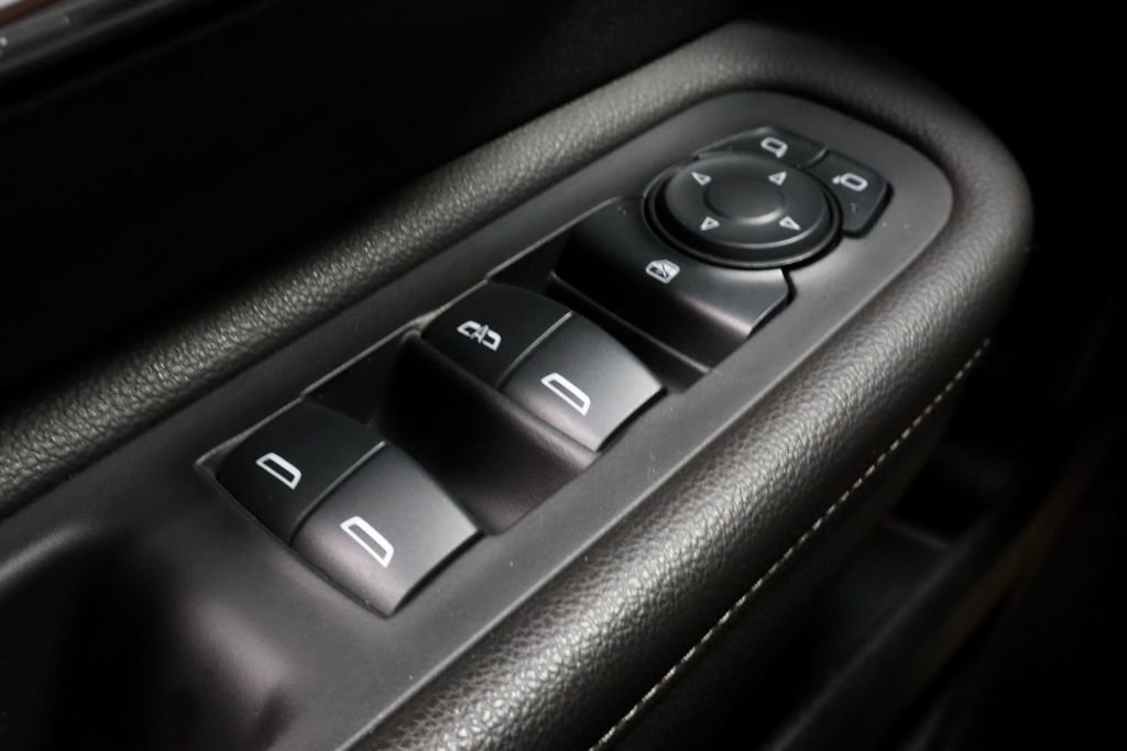 Used 2024 GMC Terrain SLT AWD/4WD image 23