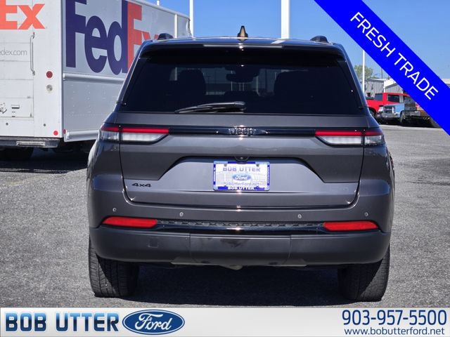 Used 2023 Jeep Grand Cherokee Altitude AWD/4WD image 6