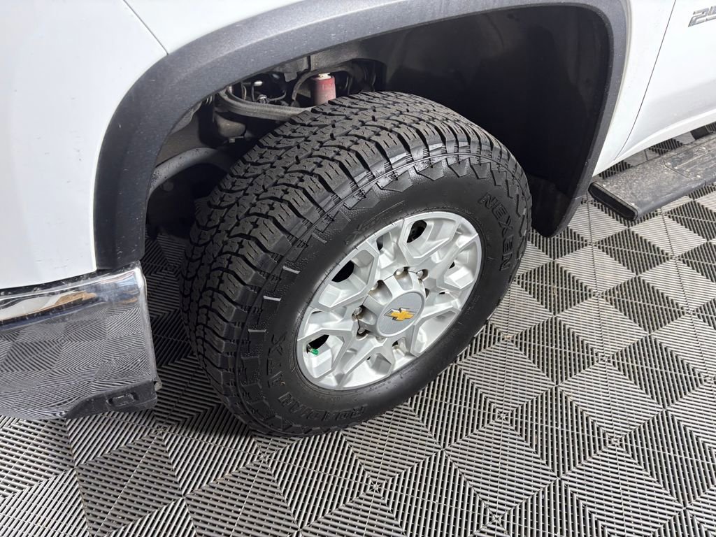Used 2024 Chevrolet Silverado 2500 LTZ w/ LTZ Premium Package image 11