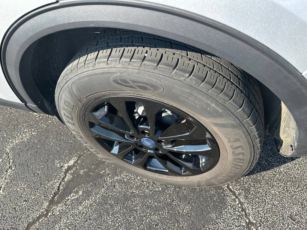 Certified 2020 Ford Escape S AWD/4WD image 8