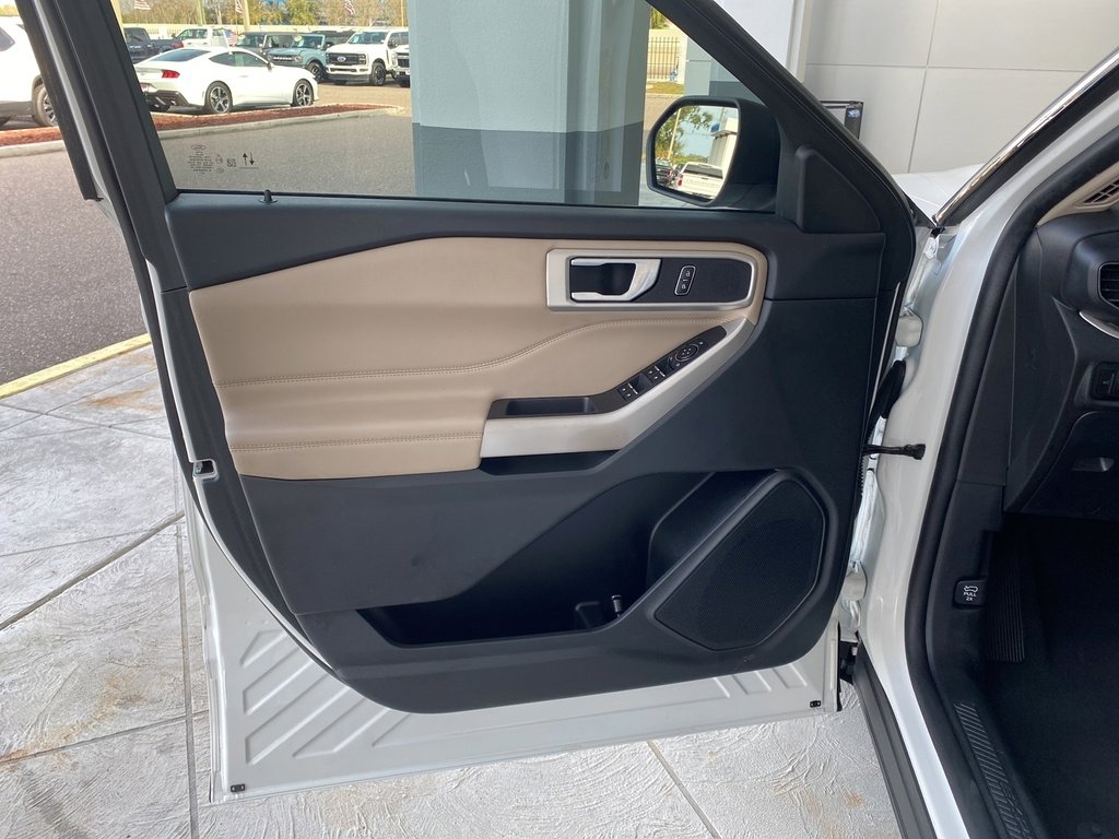 Certified 2023 Ford Explorer XLT w/ Equipment Group 202A image 8