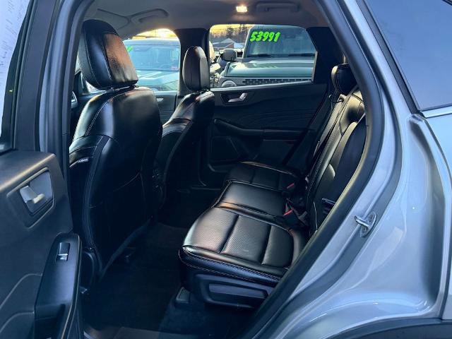 Certified 2024 Ford Escape Platinum AWD/4WD image 16