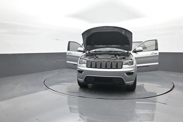 Used 2020 Jeep Grand Cherokee Altitude AWD/4WD image 45