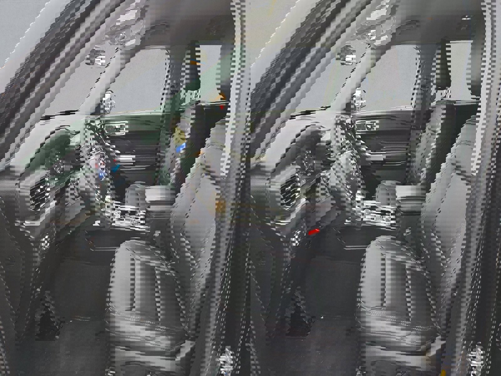 Certified 2022 Ford Explorer XLT w/ Equipment Group 202A image 11