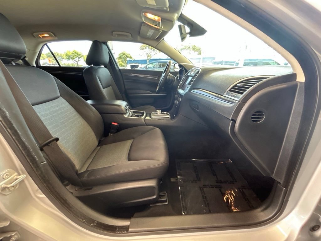 Used 2021 Chrysler 300 Touring w/ Sport Appearance Package RWD image 22