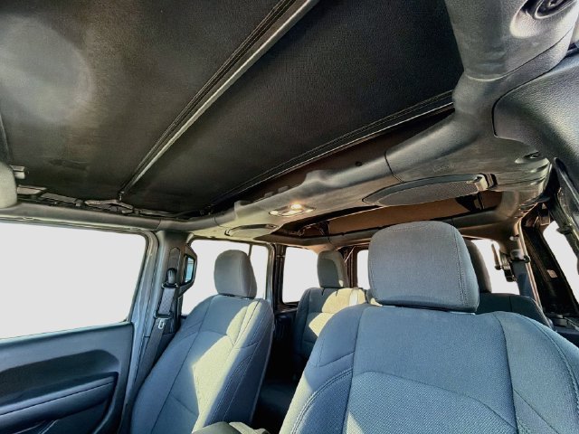 Used 2022 Jeep Wrangler Unlimited Sport AWD/4WD image 28