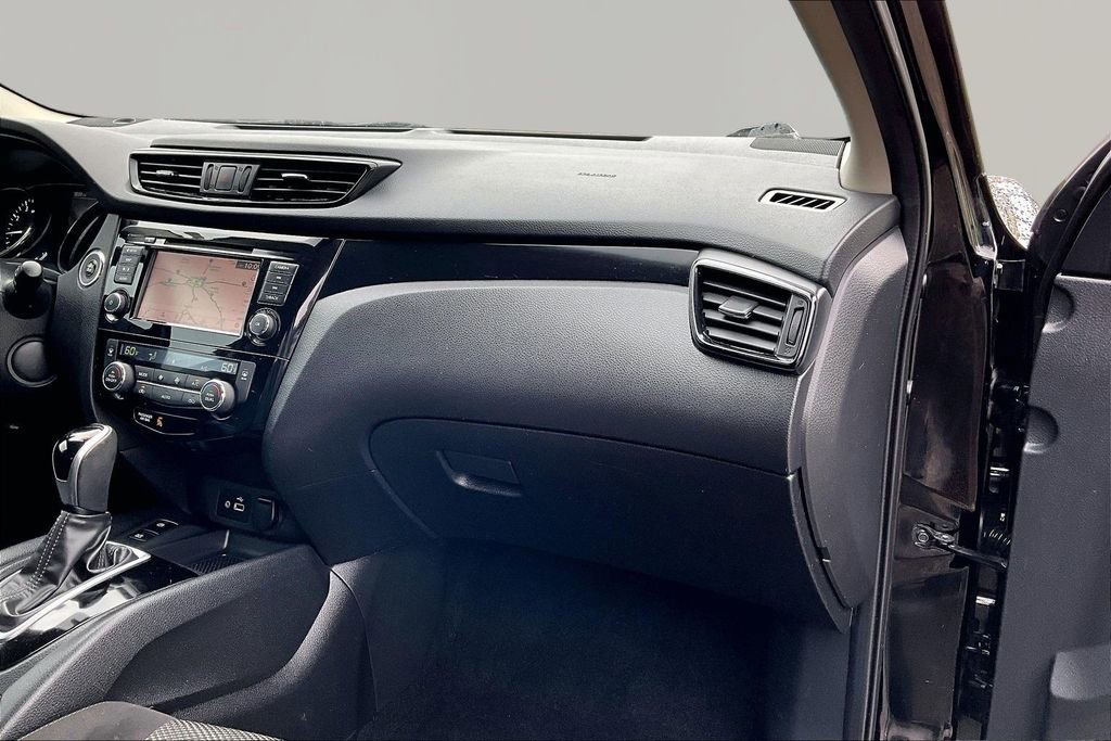 Used 2019 Nissan Rogue Sport SV w/ Technology Package FWD image 17