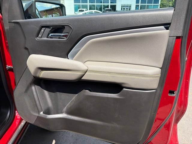 Used 2025 Chevrolet Colorado ZR2 w/ Technology Package AWD/4WD image 19