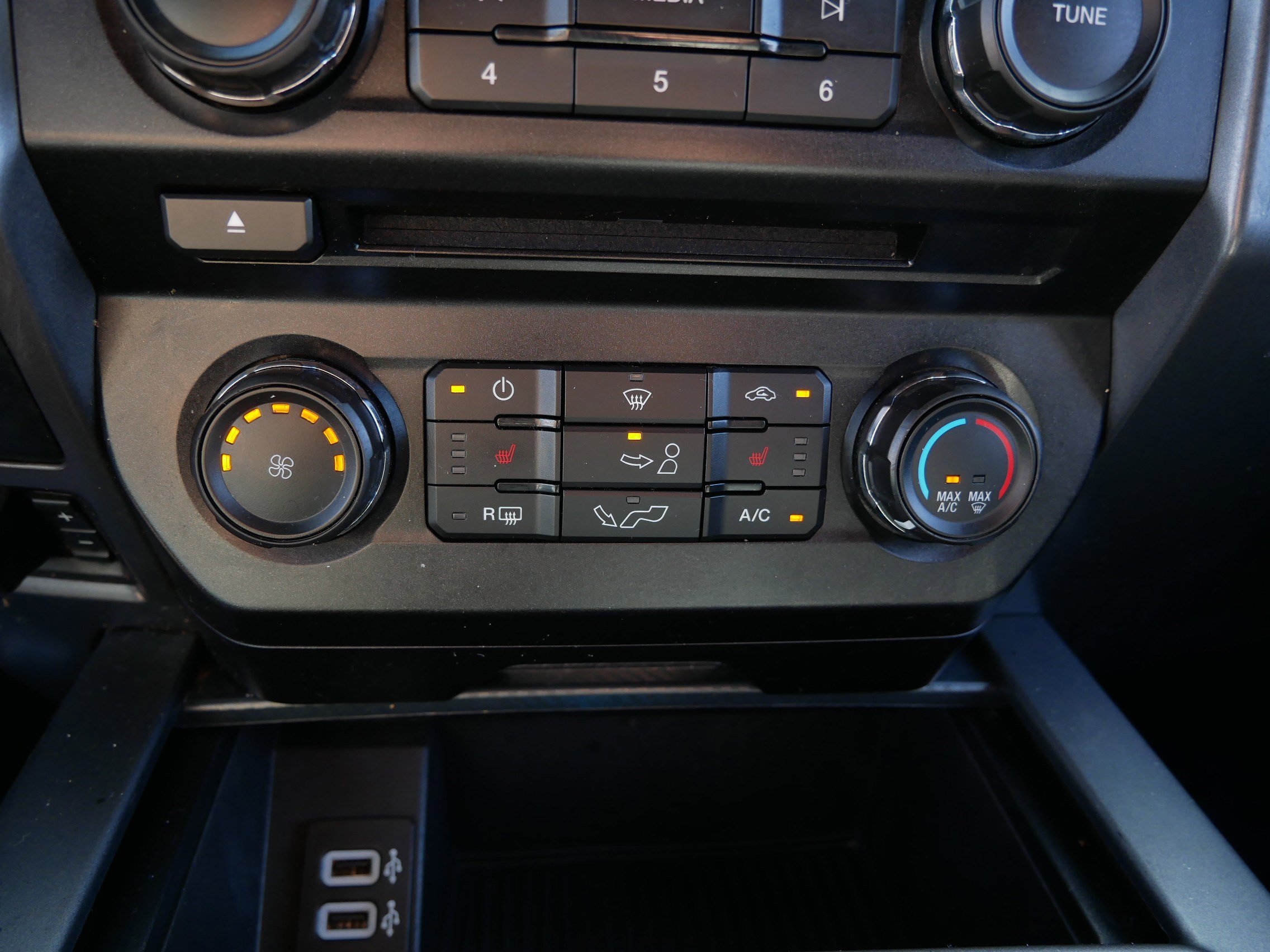 Certified 2018 Ford F150 XLT w/ Equipment Group 302A Luxury AWD/4WD image 23