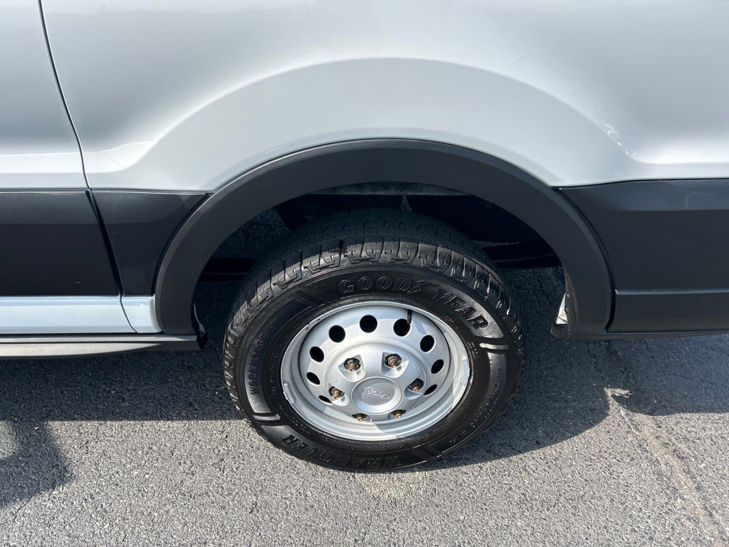 Certified 2020 Ford Transit 250 Low Roof AWD image 27
