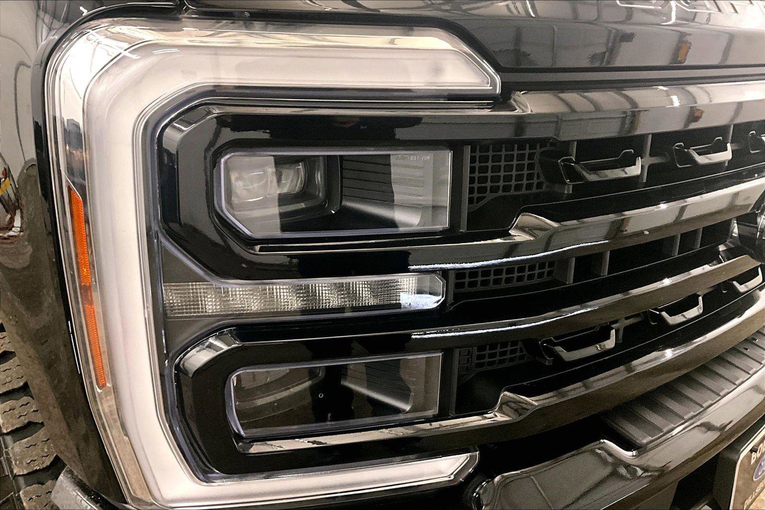 Certified 2024 Ford F350 Platinum w/ Tremor Off-Road Package image 27