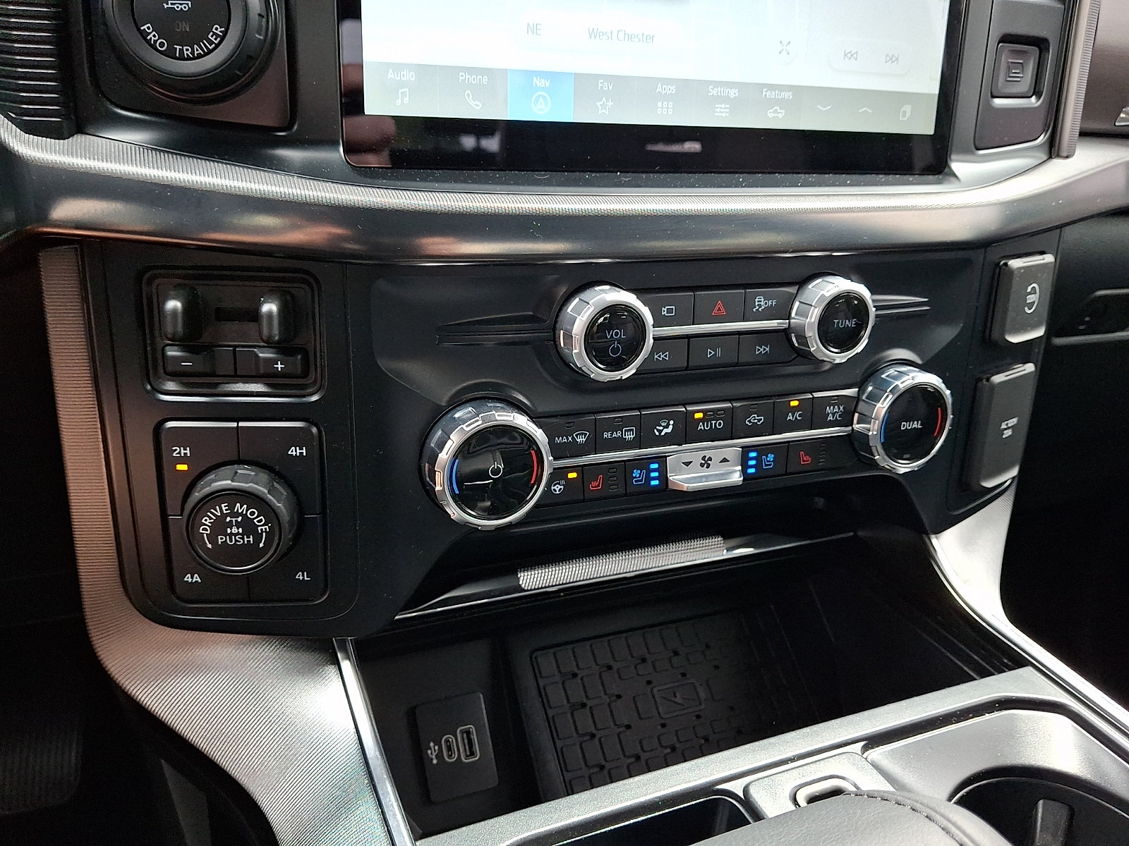 Certified 2025 Ford F150 Platinum AWD/4WD image 18