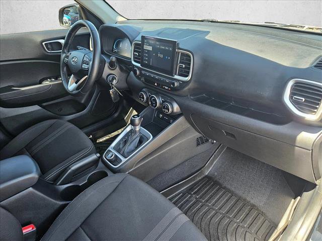 Used 2023 Hyundai Venue SEL FWD image 20