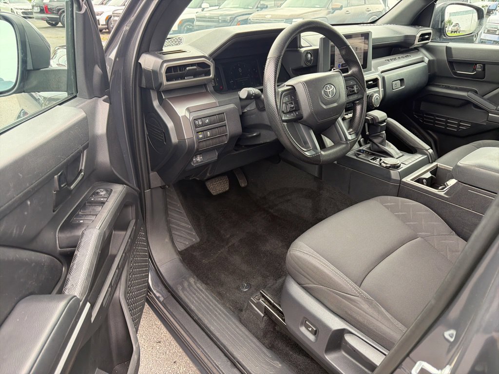 Used 2025 Toyota Tacoma SR5 AWD/4WD image 29