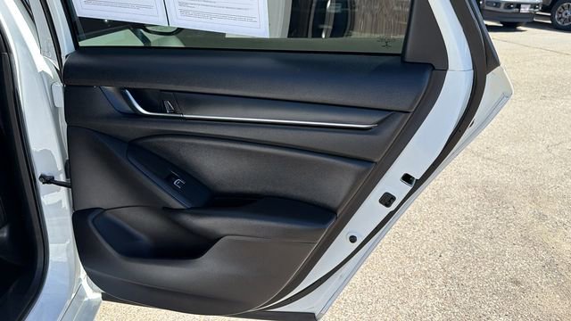 Used 2021 Honda Accord Sport image 12