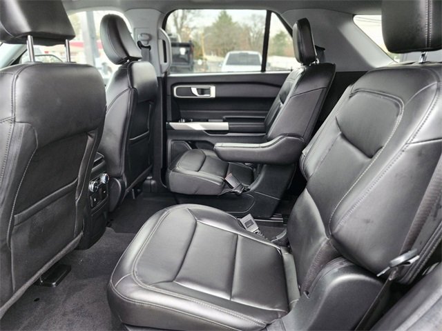 Certified 2022 Ford Explorer XLT w/ Equipment Group 202A image 16
