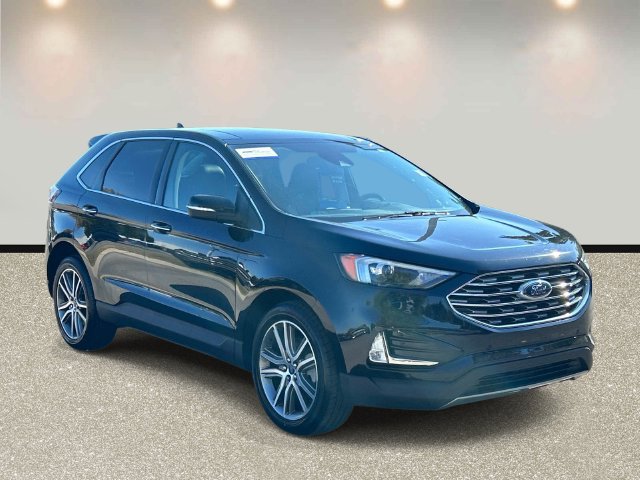 Certified 2022 Ford Edge Titanium w/ Class II Trailer Tow Package AWD/4WD image 3