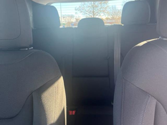 Used 2018 Jeep Renegade Latitude w/ Popular Equipment Group image 14