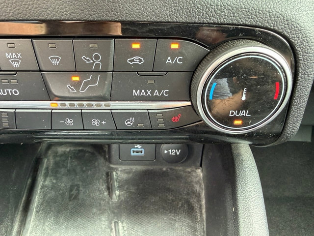 Certified 2022 Ford Escape SEL w/ SEL Stealth AWD Package image 26