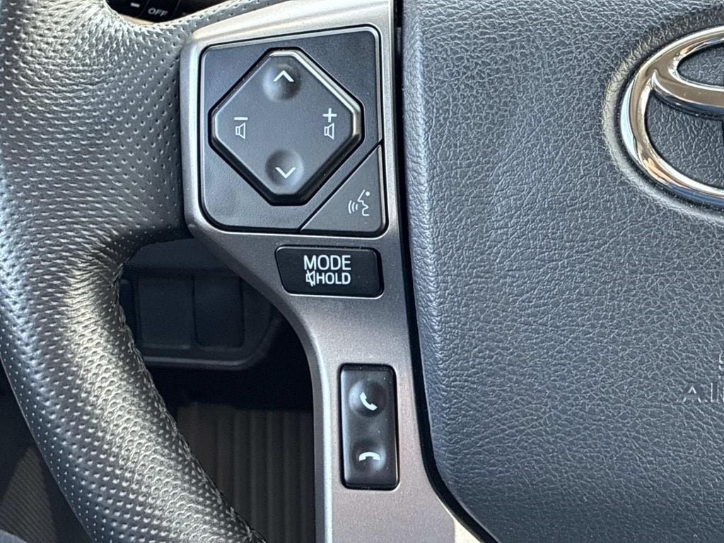 Used 2020 Toyota Tacoma SR5 AWD/4WD image 20