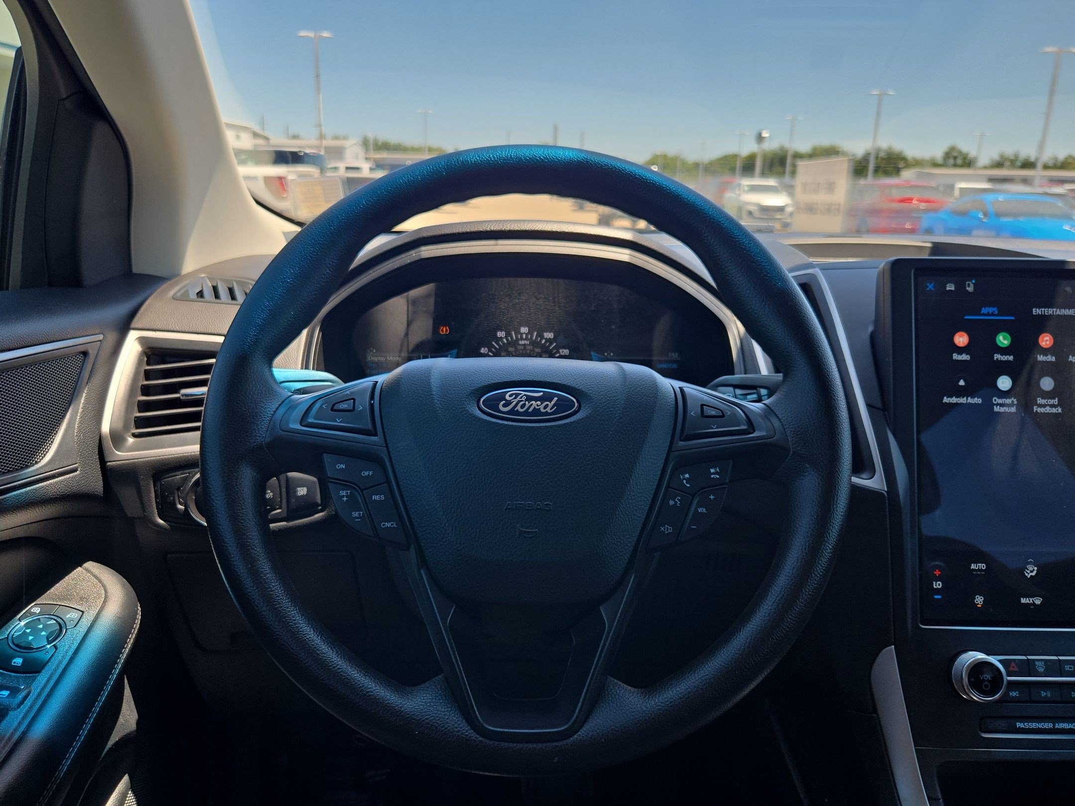 Certified 2024 Ford Edge SE w/ Black Appearance Package AWD/4WD image 18