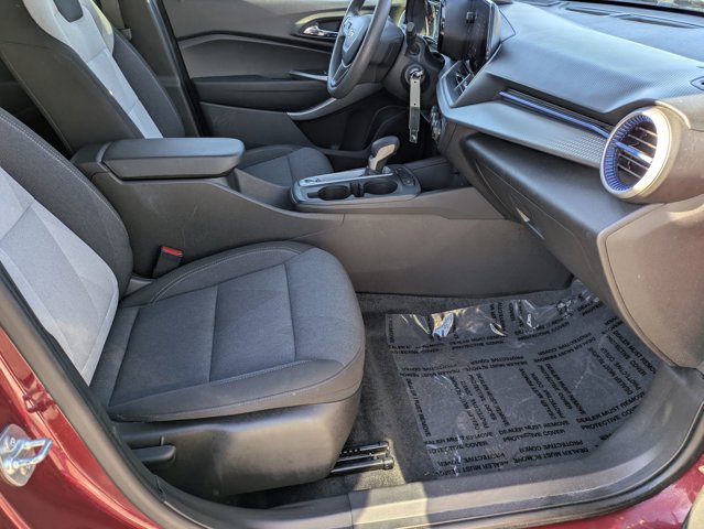 Used 2025 Chevrolet Trax LS FWD image 23