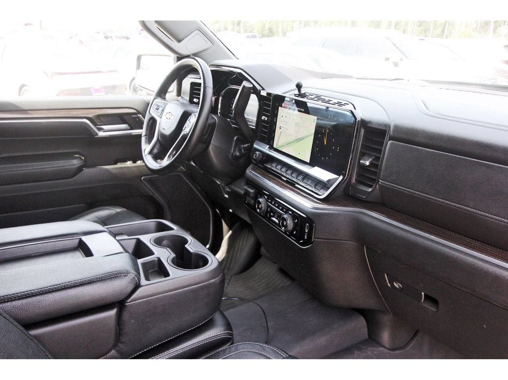 Used 2023 Chevrolet Silverado 1500 LT w/ Z71 Off-Road Package AWD/4WD image 27