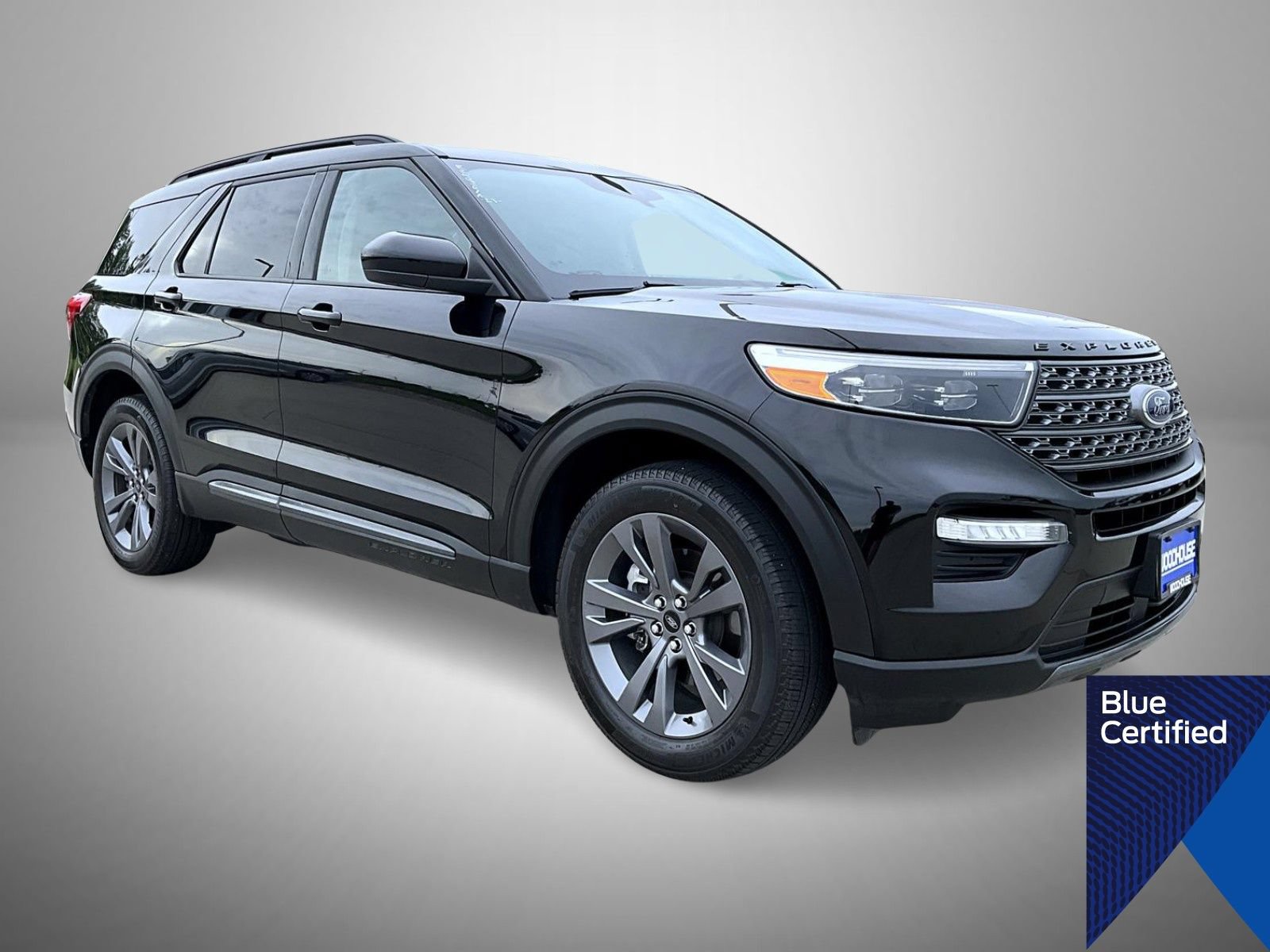 Certified 2023 Ford Explorer XLT w/ Equipment Group 202A AWD/4WD image 3