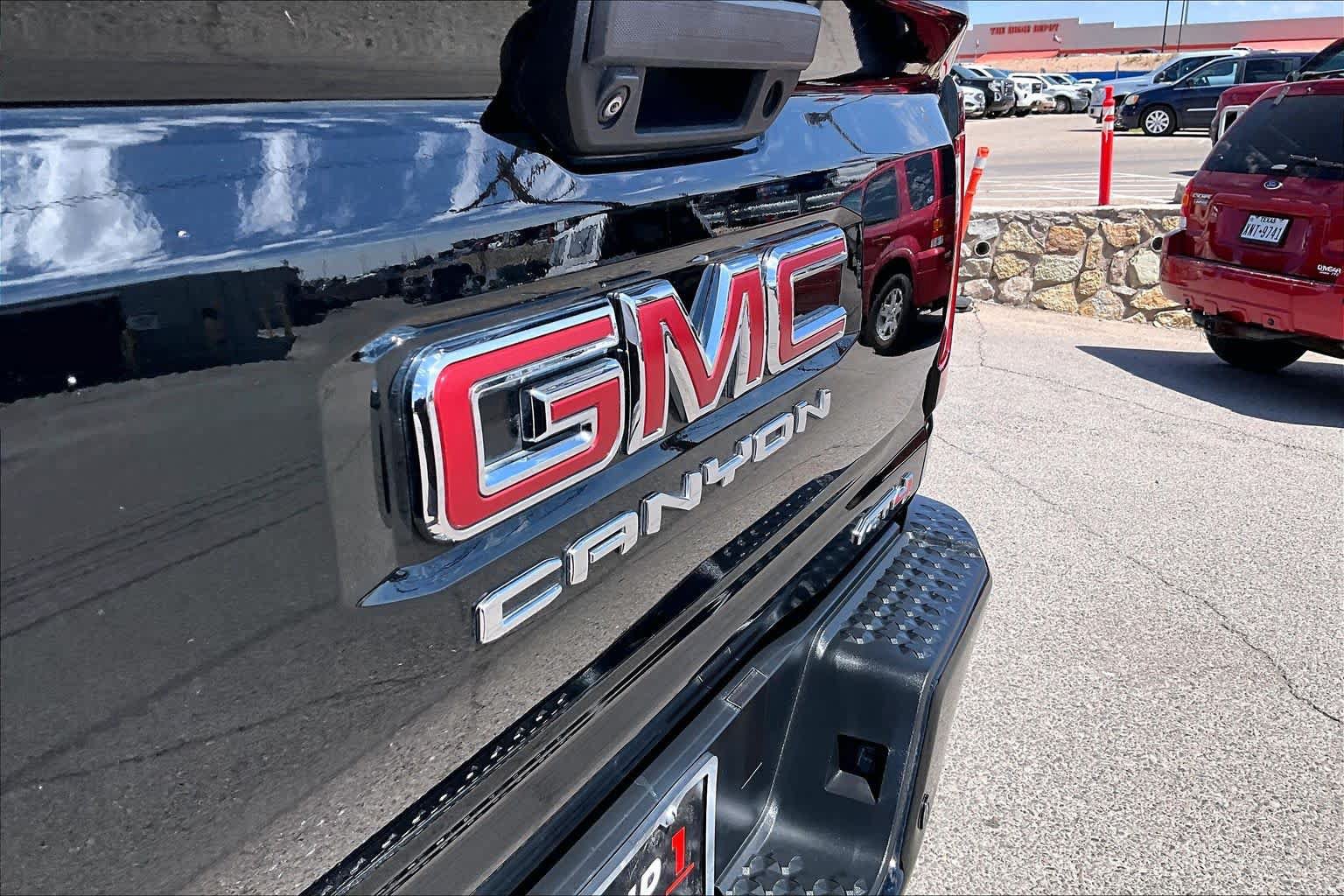 Used 2023 GMC Canyon AT4 w/ Canyon Safety Plus Package AWD/4WD image 30