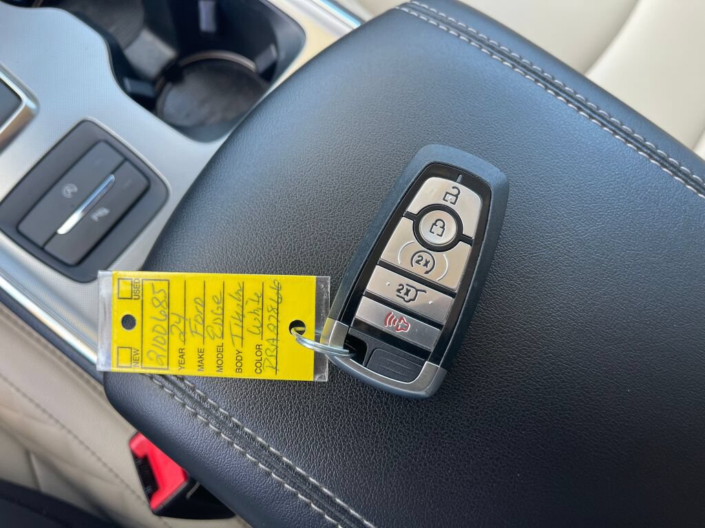 Certified 2024 Ford Edge Titanium AWD/4WD image 4