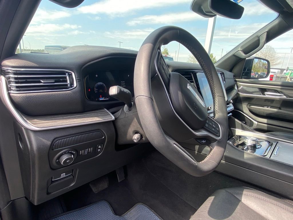 Used 2023 Jeep Wagoneer Series II image 9