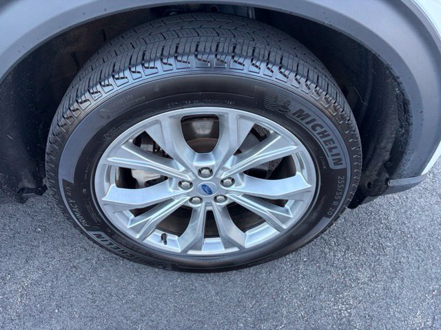 Certified 2024 Ford Explorer Limited AWD/4WD image 12