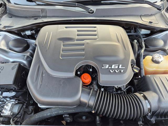 Used 2017 Chrysler 300 Limited AWD/4WD image 23